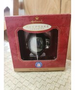 Hallmark Oakland Raiders 1997 NFL Football Ornament New Old Stock Origin... - $23.31 CAD
