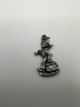 1990 GOEBEL M.I. Hummel Club Charm Pendant 2.6cm NB8 - $10.10