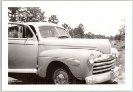 1945 Photo Of The Front End Of Super Deluxe Tudor Sedan Black And White  - $12.82