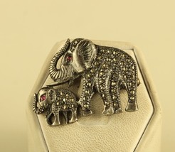 Vintage Sterling Signed 925 Mother and Baby Elephant Marcasite Garnet Pin Brooch - £31.65 GBP