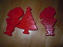Vintage 3 Tupperware Red Plastic Christmas Cookie Cutters - £4.77 GBP