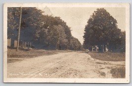 RPPC New London NH Dirt Road And Homes c1910 Real Photo Postcard A47 - £12.74 GBP