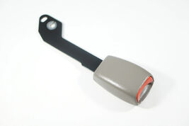 ✅2000 - 2002 GMC Cadillac Chevrolet Second Row Seat Belt Buckle End Righ... - $64.30