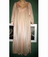 RARE Vintage  VASSARETTE Peach Quilted Accent Slip On Robe~ - $39.37 CAD