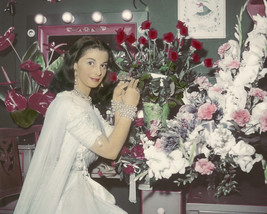 Pier Angeli 1950&#39;S Pose In Her Dressing Room With Flowers 16X20 Canvas G... - £54.75 GBP