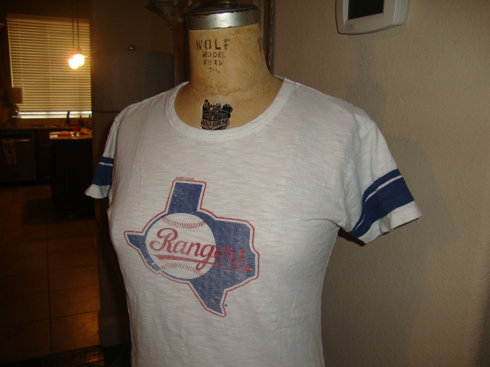 MLB Texas Rangers Baseball vintage throwback jersey style Ladies Fit T Shirt L - $18.75