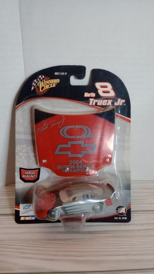 Winners Circle 2005 NASCAR #8 MARTIN TRUEX JR 1/64 Scale Diecast Car - £9.64 GBP