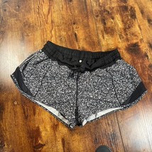 Lululemon Hotty Hot Short Shorts II 2.5” Size 10 Heathered Black Gray Swift - £27.25 GBP