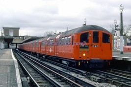 pu3199 - London Underground - Lt 1938 Tube Stock, at Northfields - print... - $3.00