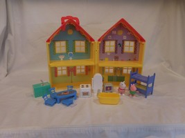  Peppa Pig Peppa&#39;s Deluxe House Play Set with Figures  + Furniture - £14.03 GBP