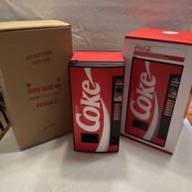 New Wave Toys Replicade Coca Cola Miniature 1/6 Scale Vending Machine Fr... - £187.50 GBP