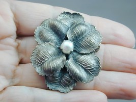 Vintage Silver Tone Faux Pearl AF Paris Dress Scarf Fur Clip - £23.52 GBP