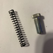 Brother 920D Serger Sewing Machine Replacement OEM Part Spring &amp; Screw - £14.05 GBP