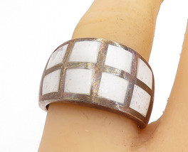 925 Sterling Silver - Vintage Mother Of Pearl Grid Band Ring Sz 7.5 - RG4917 - £30.56 GBP