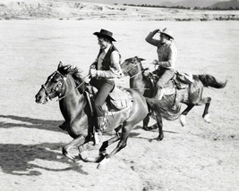 Vera Cruz Stunning 8x10 Photo Burt Lancaster Gary Cooper Horses - £7.66 GBP