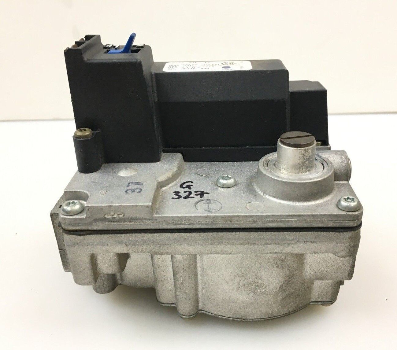 White Rodgers 36F52-204 E1 HVAC Furnace Gas Valve 025-35316-000 used #G327 - $42.08