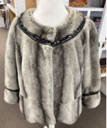 TERRY LEWIS CLASSIC LUXURIES CROPPED SLEEVES FAUX FUR CAPE SWING COAT  S... - €32,48 EUR