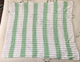 Ultra Soft 43 x 37&quot; Green &amp; White Hand Crocheted Baby Afghan/Blanket - £14.11 GBP