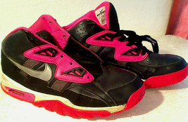 Used NIKE Girls Youth Size 7 Sneakers Black &amp; Hot Pink Very Good Condition - £4.79 GBP