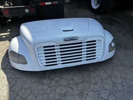 2003-2009 2004 FREIGHTLINER M2 106 HOOD ASSEMBLY WITH HINGES 3778446 OEM - £714.65 GBP