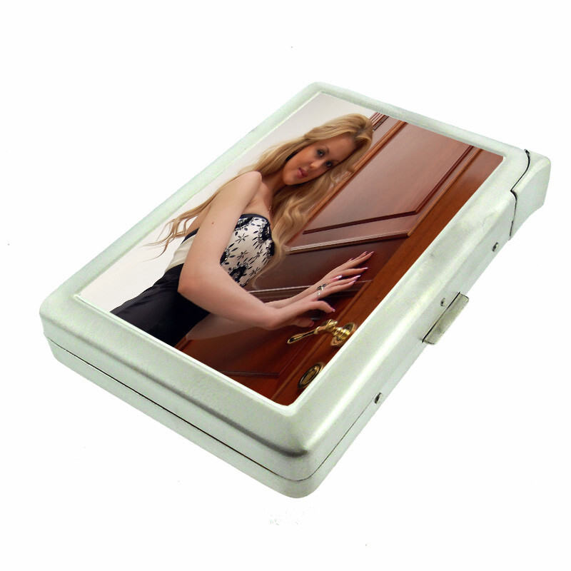 Russian Pin Up Girls D1 100's Size Cigarette Case with Built in Lighter ... - $21.73 Russian Pin Up Girls D1 100's Size Cigarette Case with Built in Lighter ... - $21.73