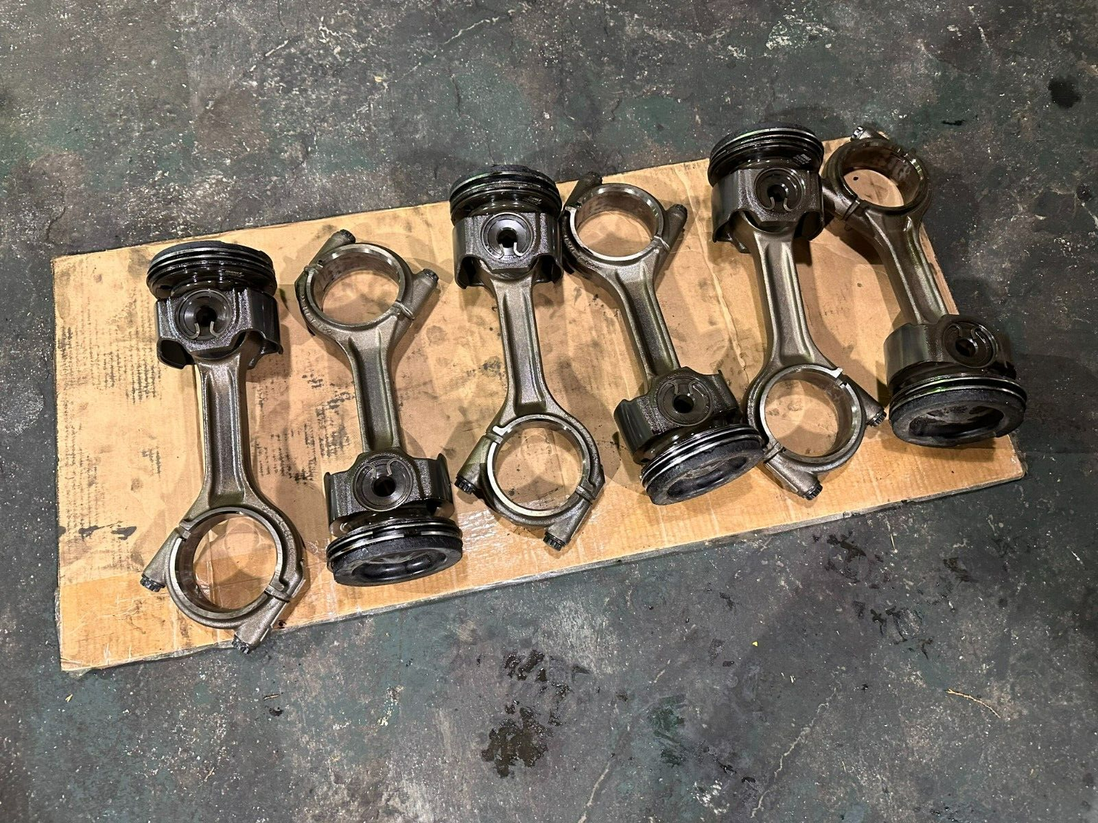 Set of 6 DETROIT DD15 ENGINE CONNECTING ROD &amp; PISTON  P/N:  R A472 00 OEM - $934.65