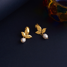 925 Sterling Silver Gold Plated Leaf Pearl Stud Earring Set - £64.14 GBP