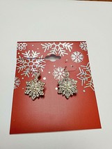 Kohl&#39;s Women&#39;s Christmas French Wire Drop Earrings Small Rhinestone Snowflakes - £8.19 GBP