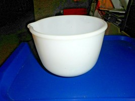 FIRE KING For Sunbeam 6 1/2&quot; Mixing Bowl White W Pour Spout Milk Glass #10 - £19.69 GBP