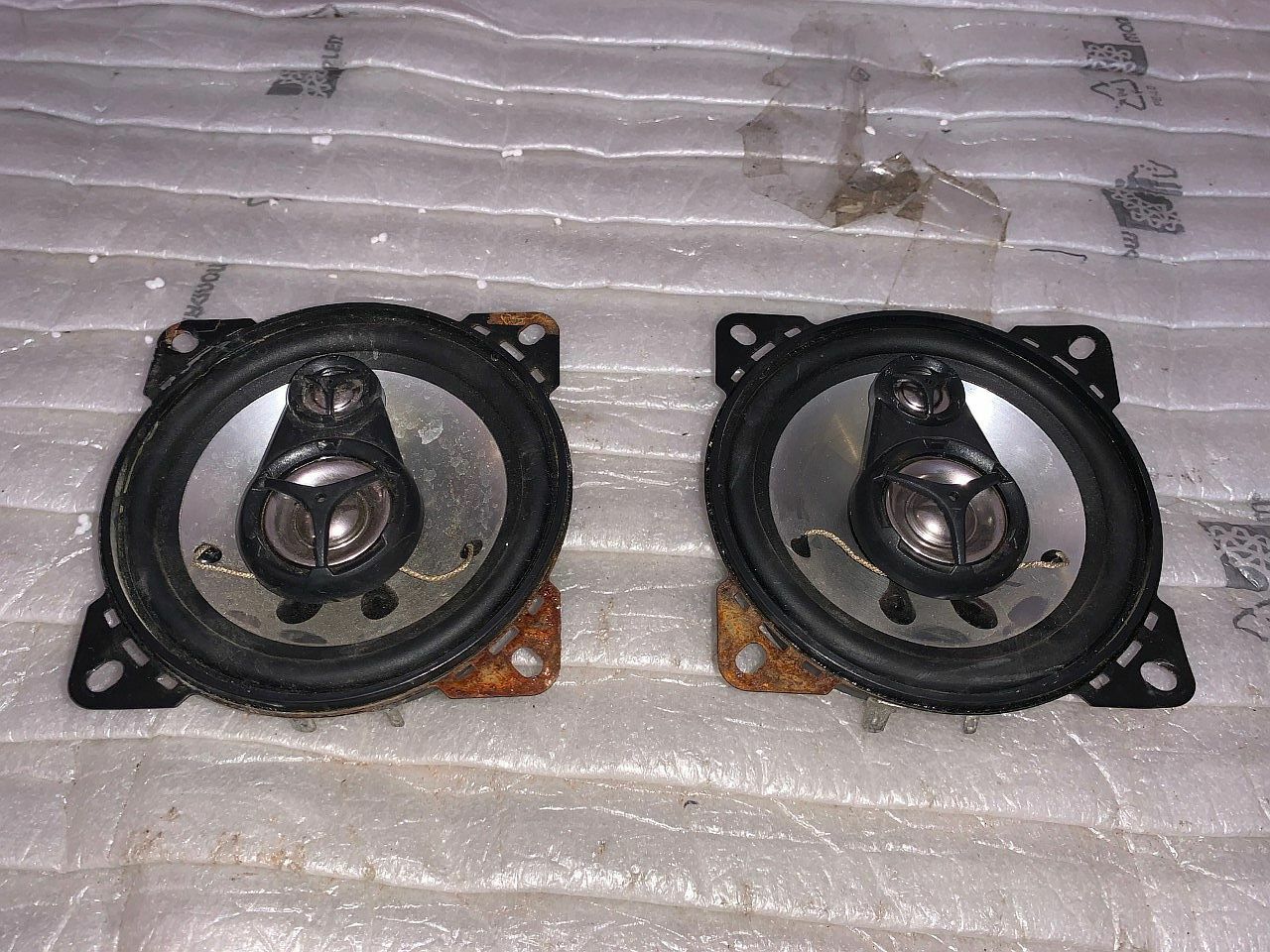 Enceintes De 3 Voies Pour Voiture Grundig 3W10. Aucun Testé - $11.21