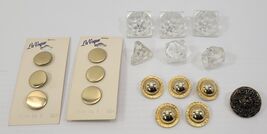 *Z21) Mixed Junk Drawer Lot of 18 Vintage Buttons Lions Head La Vogue Clear - $9.89