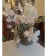Artifical Plant - $757.60 MXN