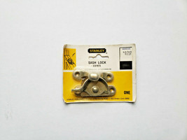 Stanley: Vintage Satin Brass Antique Brass US4 (F8) Sash Lock Keeper Kit... - $227.48 MXN