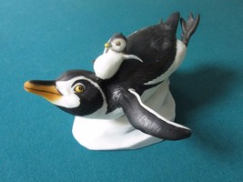 Franklin Mint &quot;Whee!!&quot; Group Figurine Playful Penguins - £74.07 GBP