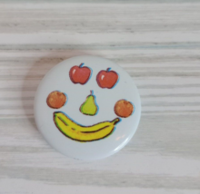 Vintage 1995 American Girl Fruit Smile Grin Pin - 1 Inch Diameter - Plea... - $3.95