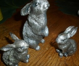 3 Silver coated alabaster  Rabbit Figurines  Mama &amp; 2 babies.sparkle coated - $650.22 MXN