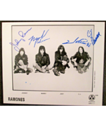 RAMONES :ROCK BAND: (THE RAMONES) ORIGINAL AUTOGRAPH PHOTO /CLASSIC - $18,160.48 MXN