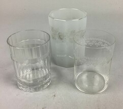 Set Of 3 Vintage Decorative Glass Tumblers - $231.70 MXN