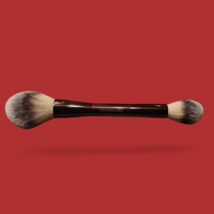 Hourglass Double Ended Veil Powder Brush - $464.39 MXN