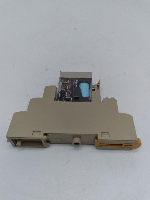  Omron G2R-2-S 5VDC Relay with 03Y7C Socket Base 5VDC 5Amp  - $8.75