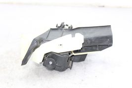 10-16 MERCEDES-BENZ E350 Front Left Door Handle Bracket F522 image 2