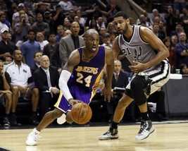 Kobe Bryant Vs Tim Duncan 8X10 Photo Picture Basketball Nba La Lakers Spurs - £3.88 GBP