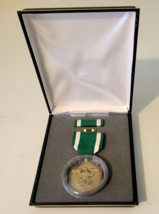 Vintage NOS US Military Green&amp;White Merit Medal W/Original Box  - £7.46 GBP