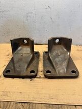 Set of 2 Cummins N14 Diesel Engine Mounts 01-23728-001 and 01-23728-000 OEM - $225.00