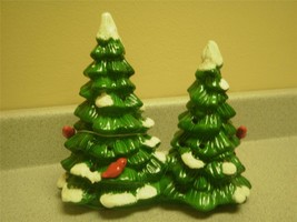 PAIR OF CERAMIC CHRISTMAS TREES- NOT LIGHTED- USED- IN THE BOX-  - $186.47 MXN