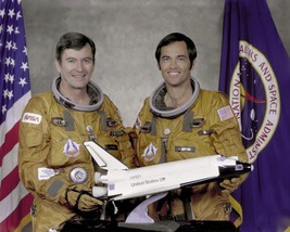 Crew of STS-1 Space Shuttle Columbia John Young and Robert Crippen Photo Print - £7.04 GBP