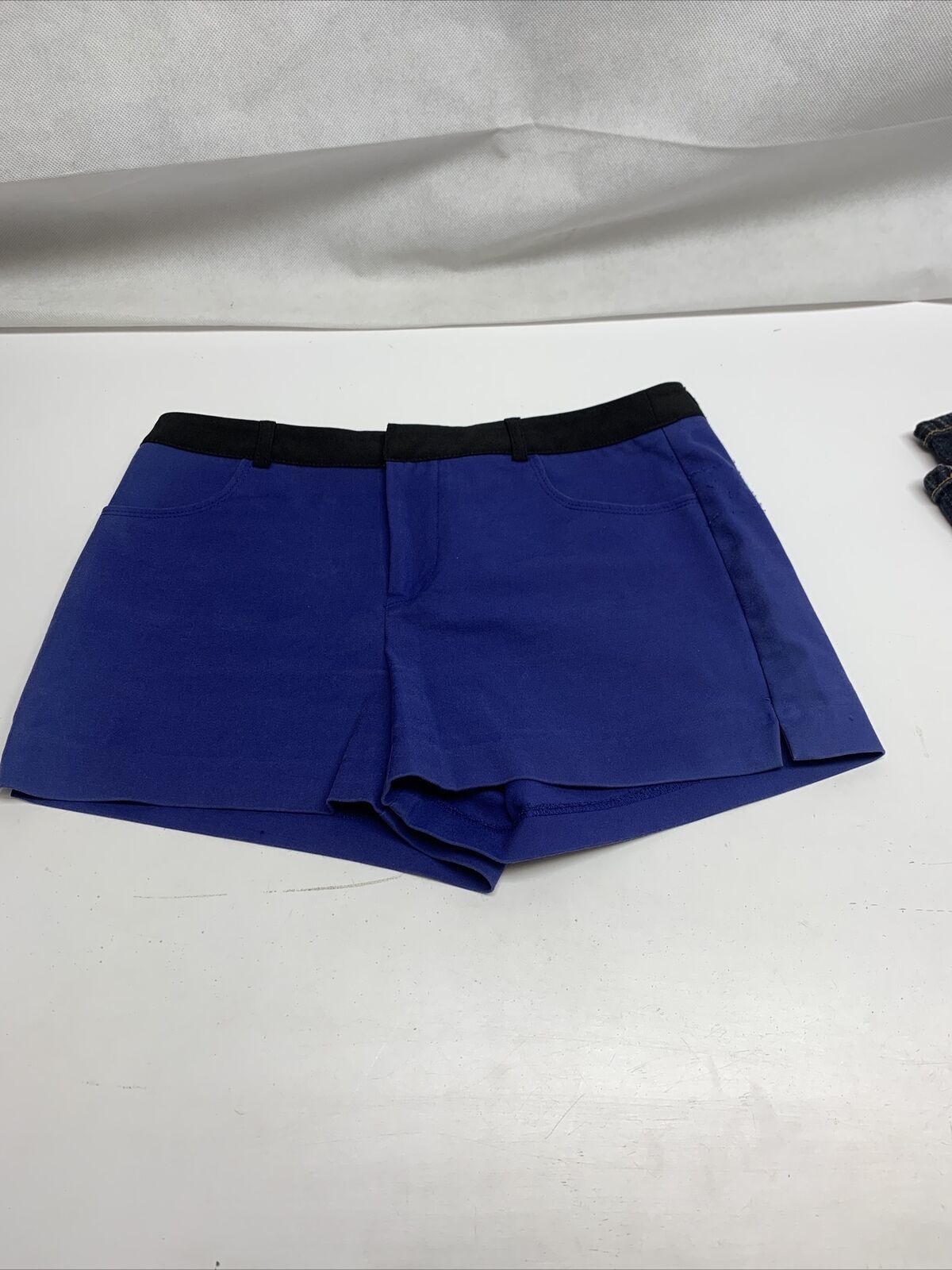 XXI Women&#39;s Shorts Stretch Back Zip Indigo Short Shorts Size Medium LG - $6.93