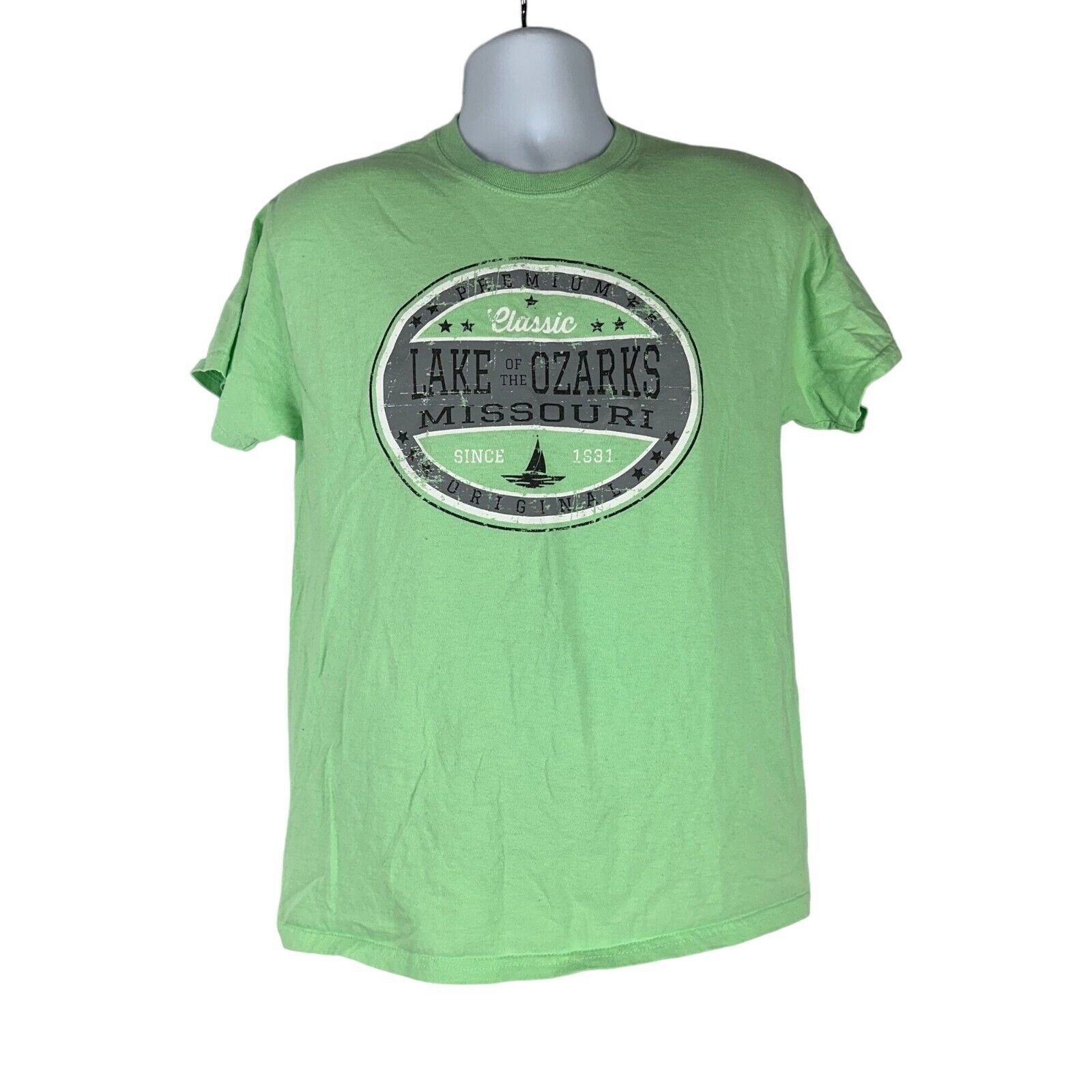 Primary image for Gildan Men's Green Lake of the Ozarks Missouri Graphic T-Shirt Size M