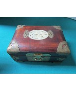 WOOD CHINESE BOX MOTHER OF PEARL BRASS DECOR KEY / ANTIQUE LOCK INSIDE O... - $2,370.72 MXN
