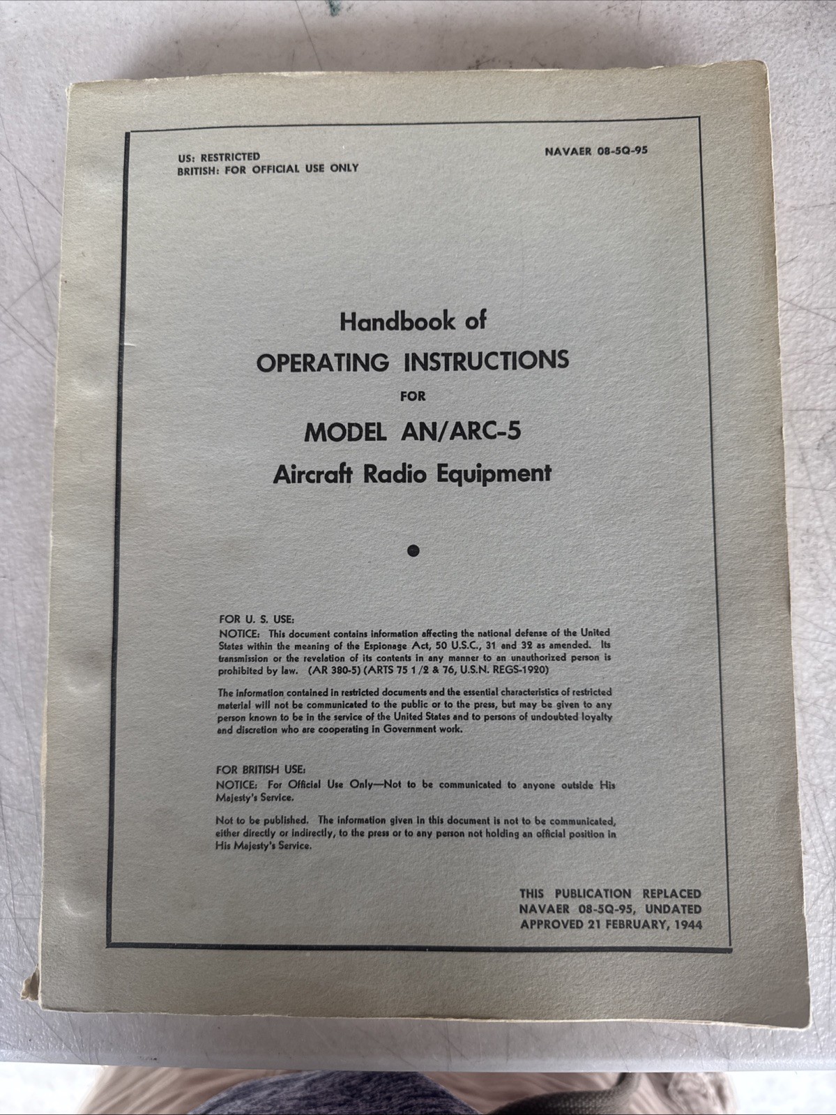 1944 AN/ARC-5 Handbook Operation NAVAER 08-5Q-95 WW2 OEM Aircraft Radio - $138.59